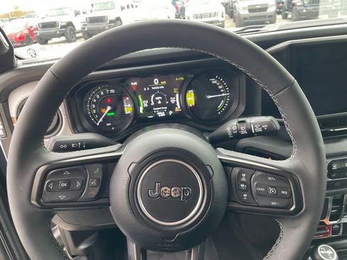 Used 2025 Jeep Wrangler Unlimited Sport S 4xe AWD/4WD image 30