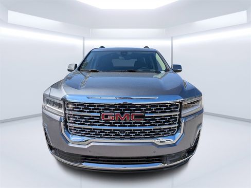 Used 2022 GMC Acadia Denali w/ Denali Technology Package image 8