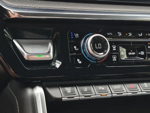 Certified 2024 GMC Sierra 3500 Denali w/ Denali Reserve Package image 31