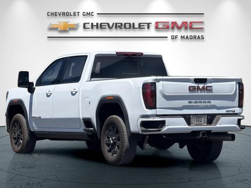 Used 2025 GMC Sierra 2500 AT4 w/ AT4 Premium Plus Package AWD/4WD image 5
