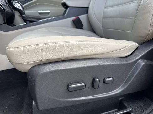 Used 2019 Ford Escape Titanium FWD image 20