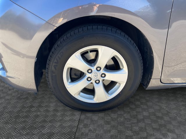 Used 2017 Toyota Sienna LE FWD image 14