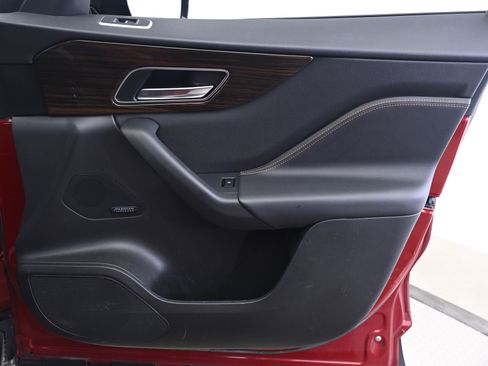 Used 2020 Jaguar F-PACE Prestige image 20