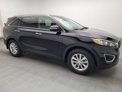 Used 2018 Kia Sorento FWD image 11