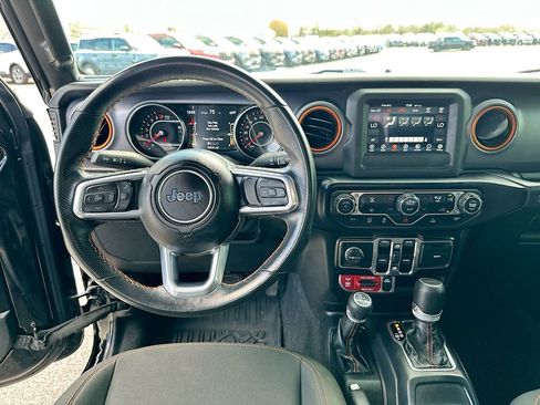Used 2021 Jeep Gladiator Mojave AWD/4WD image 19
