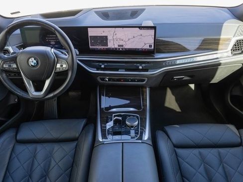 Used 2024 BMW X5 xDrive50e image 17