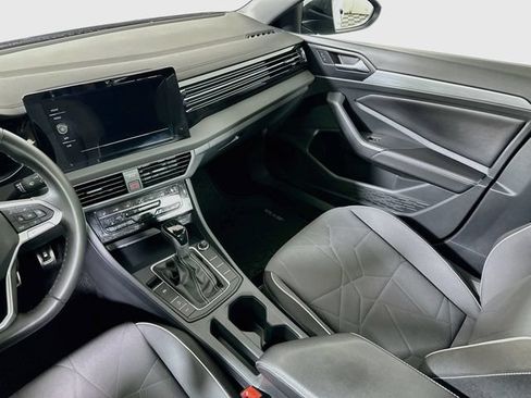 Certified 2025 Volkswagen Jetta Sport FWD image 23