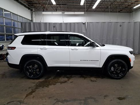 New 2025 Jeep Grand Cherokee L Limited w/ Luxury Tech Group II AWD/4WD image 6