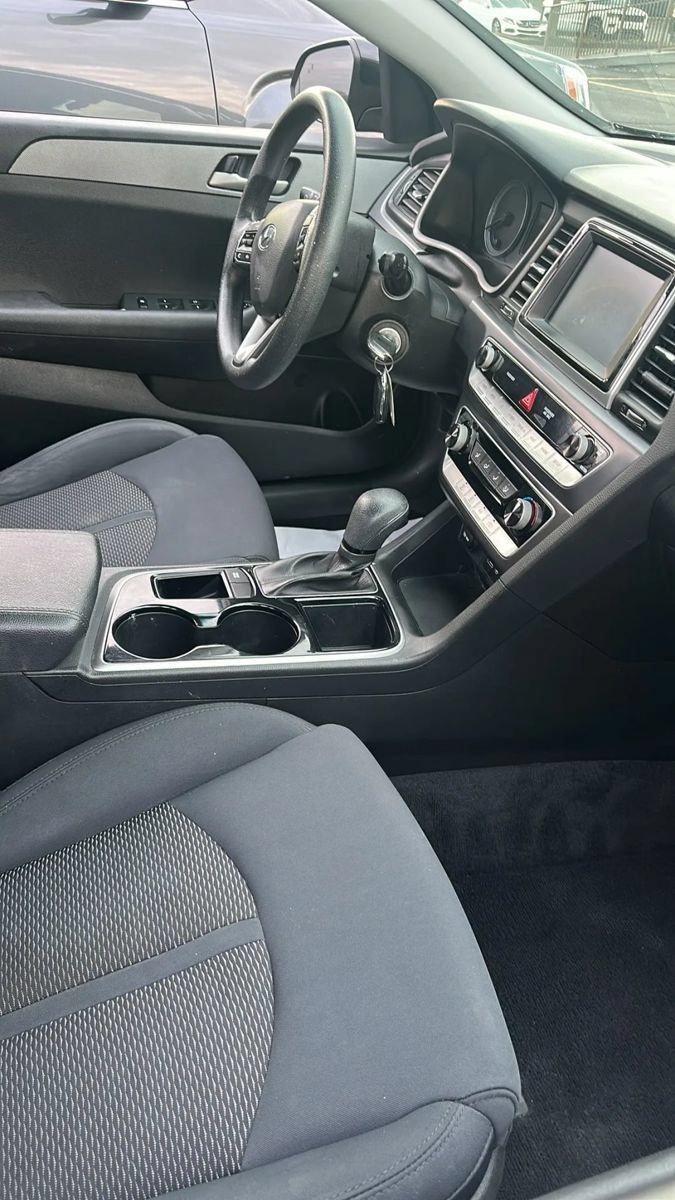 Used 2018 Hyundai Sonata SE FWD image 15