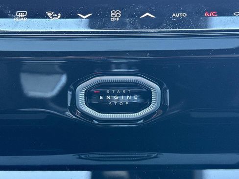 New 2026 Jeep Grand Cherokee Altitude image 20