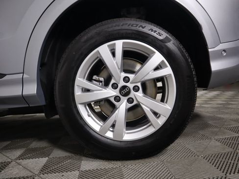 Used 2025 Audi Q5 Premium w/ Convenience Package image 32