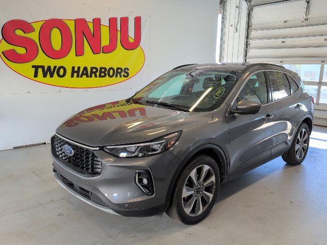 Used 2023 Ford Escape Platinum AWD/4WD image 1