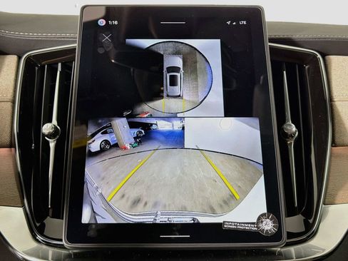 New 2026 Volvo XC90 B6 Plus w/ Protection Package Premier AWD/4WD image 14