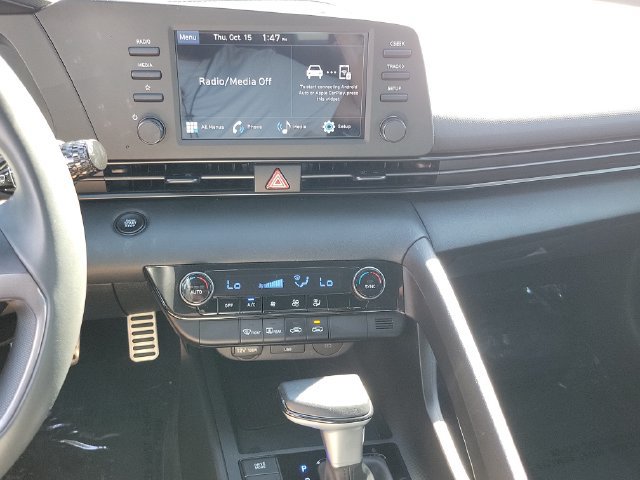 Used 2025 Hyundai Elantra Sport FWD image 15