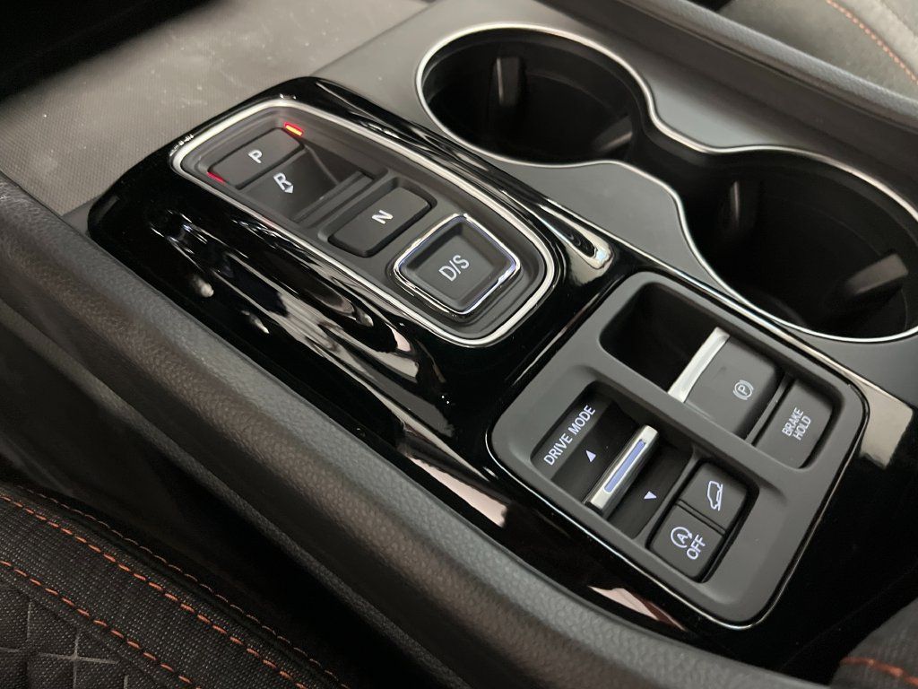 Used 2025 Honda Pilot Sport image 24