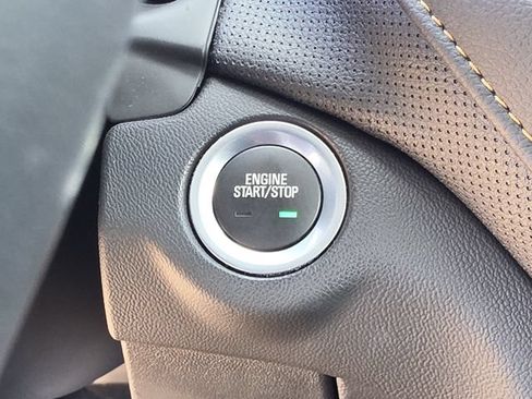 Used 2024 Chevrolet Equinox Premier FWD image 30