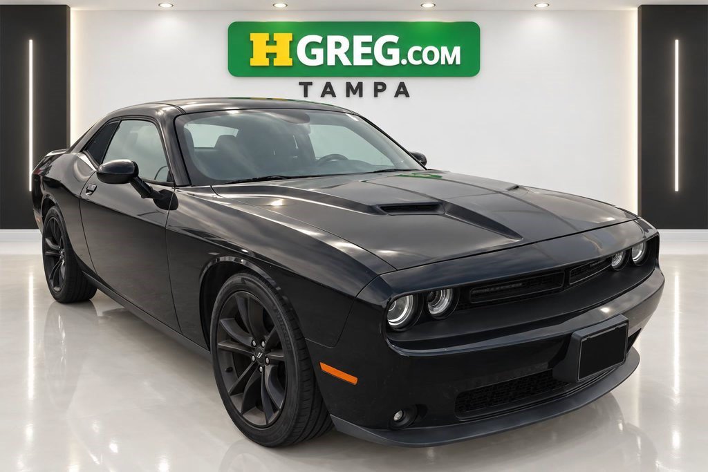 Used 2017 Dodge Challenger SXT Plus RWD image 4