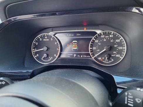 Used 2024 Nissan Pathfinder SV FWD image 28