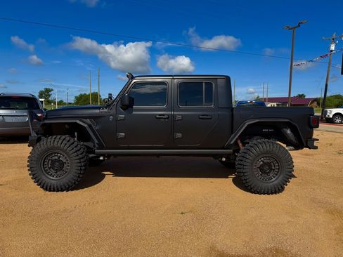 Used 2022 Jeep Gladiator Sport AWD/4WD image 12