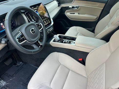 Certified 2026 Volvo XC90 B5 Core AWD/4WD image 11