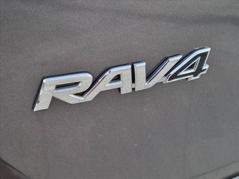 Used 2017 Toyota RAV4 Platinum FWD image 10