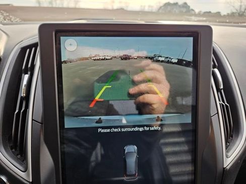 Used 2024 Ford Edge SEL image 20