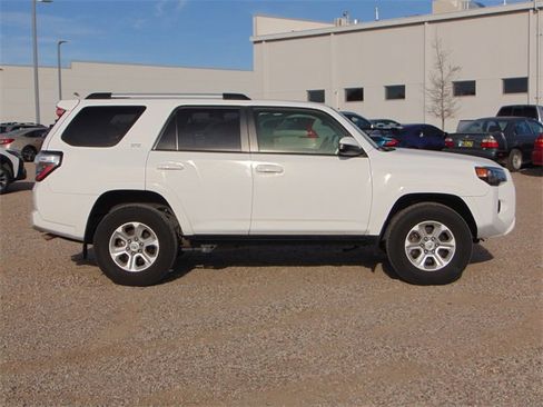 Used 2024 Toyota 4Runner SR5 image 3