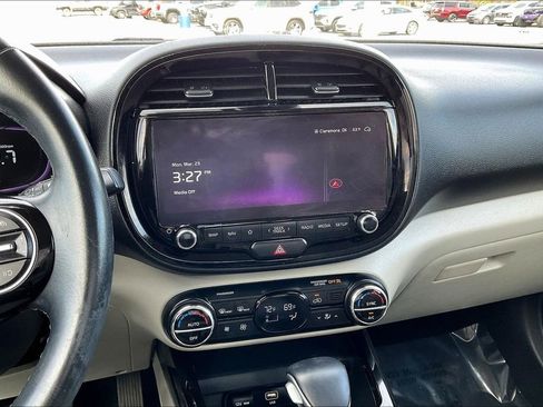 Used 2023 Kia Soul EX FWD image 6