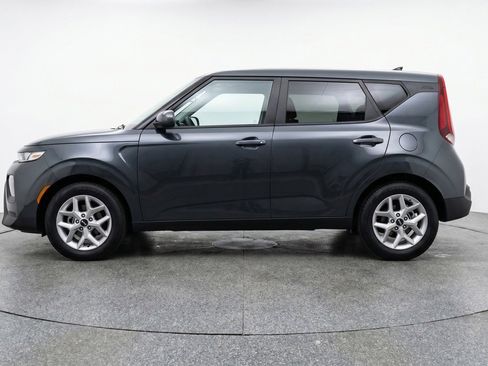 Used 2025 Kia Soul LX w/ LX Technology Package FWD image 4