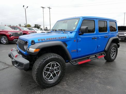 Used 2024 Jeep Wrangler Unlimited Rubicon w/ Technology Group image 8