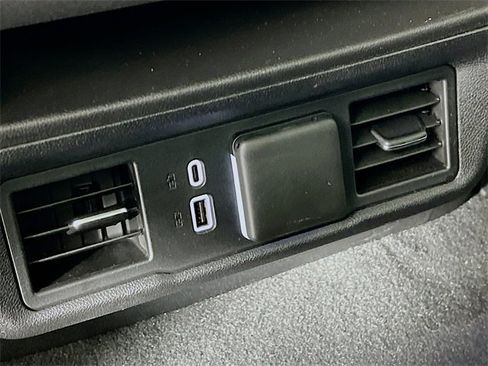 Used 2024 GMC Sierra 1500 Elevation image 32