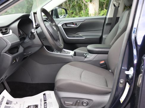 Certified 2024 Toyota RAV4 XLE FWD image 22