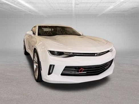 Used 2016 Chevrolet Camaro LT RWD image 3