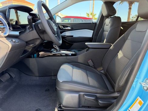 New 2026 Chevrolet Trax LT image 6