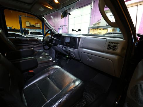 Used 2003 Ford F350 XLT image 39