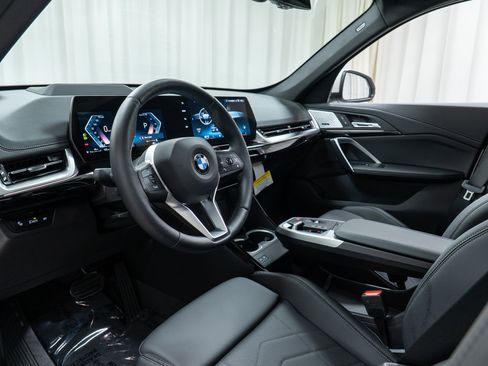 New 2025 BMW X1 xDrive28i w/ Technology Package image 12