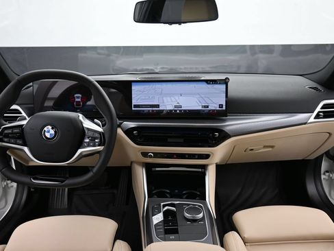 New 2025 BMW 330i xDrive Sedan w/ Convenience Package AWD/4WD image 11
