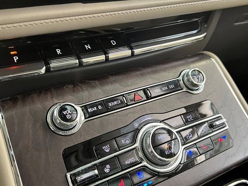 Used 2022 Lincoln Aviator Reserve w/ Elements Package Plus image 51