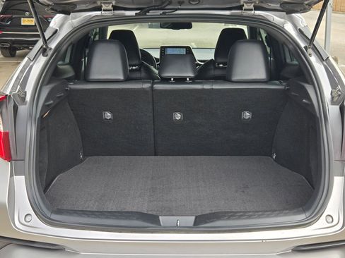 Used 2019 Toyota C-HR Limited image 24