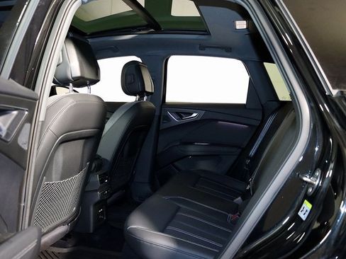 Used 2024 Audi Q4 e-tron Premium Plus w/ Premium Plus image 13