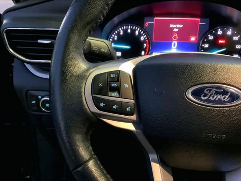 Used 2023 Ford Explorer XLT w/ Equipment Group 202A image 22