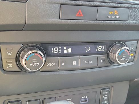 Used 2022 Nissan Frontier SV AWD/4WD image 27