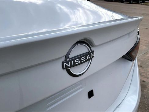 Used 2025 Nissan Sentra SR image 10