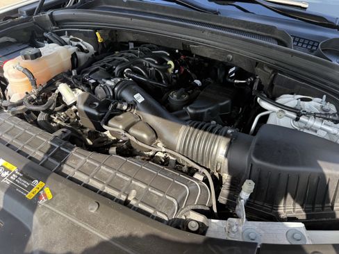 Used 2023 Jeep Grand Cherokee L Laredo image 35