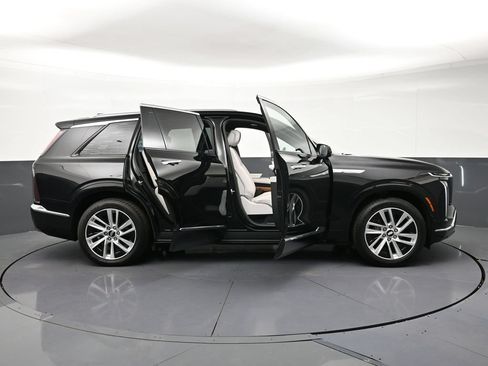 Used 2026 Cadillac Vistiq Luxury AWD/4WD image 33