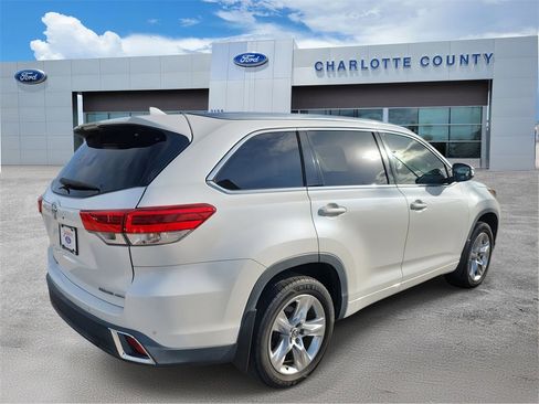 Used 2019 Toyota Highlander Limited Platinum image 4