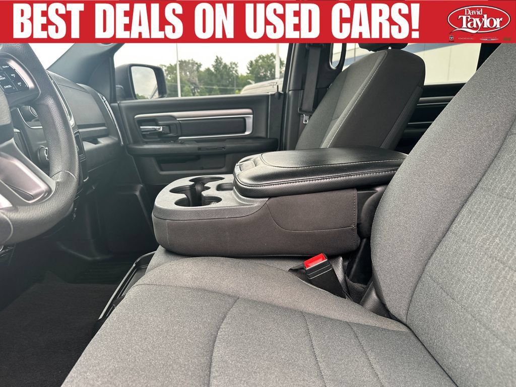 Used 2024 RAM 1500 Warlock AWD/4WD image 10