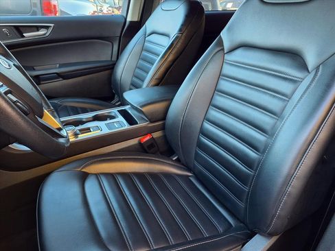 Used 2024 Ford Edge SEL image 3