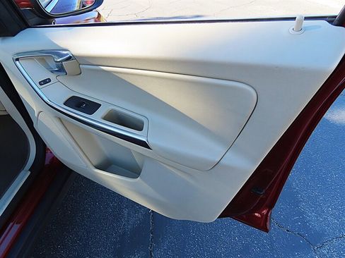 Used 2013 Volvo XC60 T6 image 30