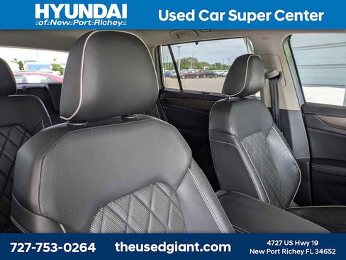 Used 2024 Volkswagen Atlas SEL Premium R-Line AWD/4WD image 6